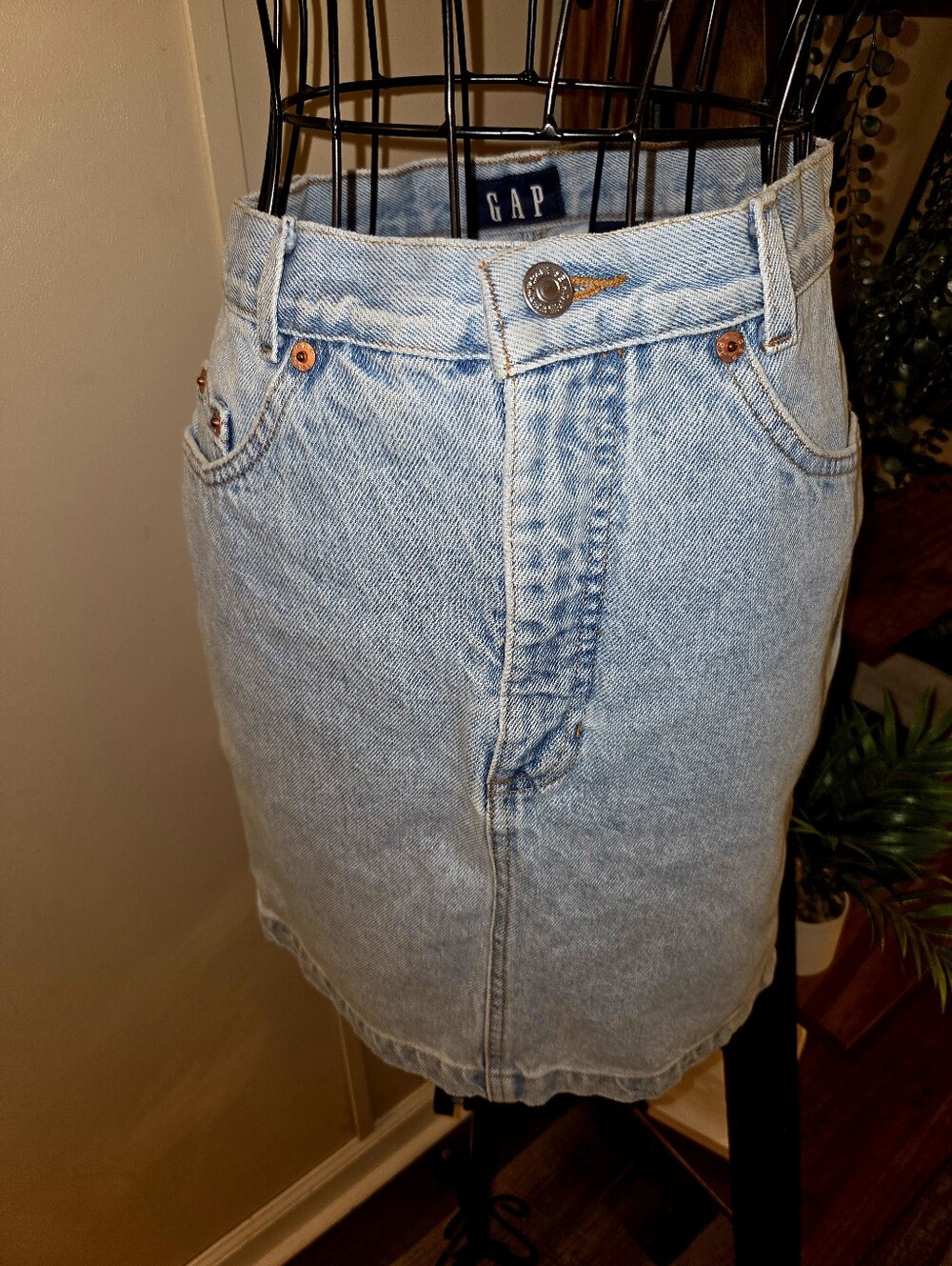Vintage GAP Denim Skirt Light Wash Made in USA Women's Size 5/6 100% Cotton